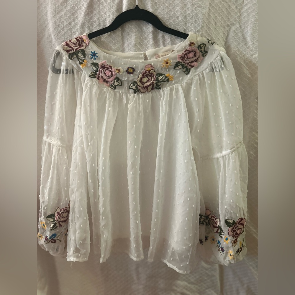 Altar’d State blouse. Size S. Worn only a few times. No stains or tears.